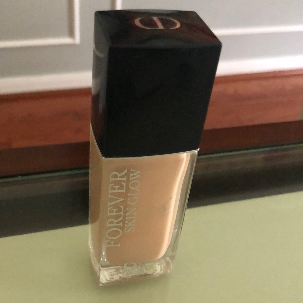 Dior Forever Skin Glow 24h* Foundation